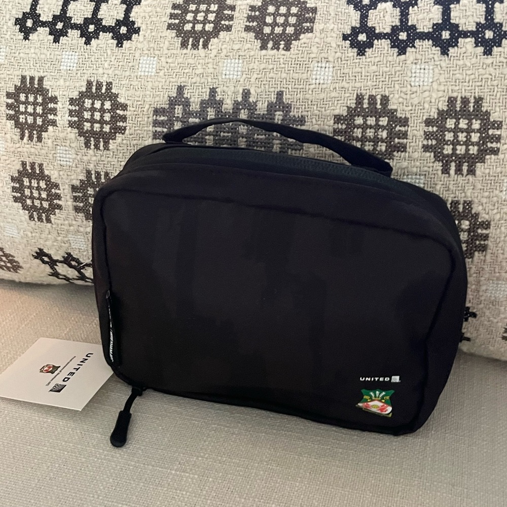 NWT United Airline x Wrexham AFC Polaris Toiletry Bag - black